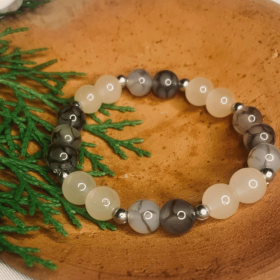 Natural Agate Gemstone Beaded Bracelet  Gray, White & Cream Stone Beads with Silver Spacers  Unisex Stretch Bracelet (7.5 inch / 19 cm)